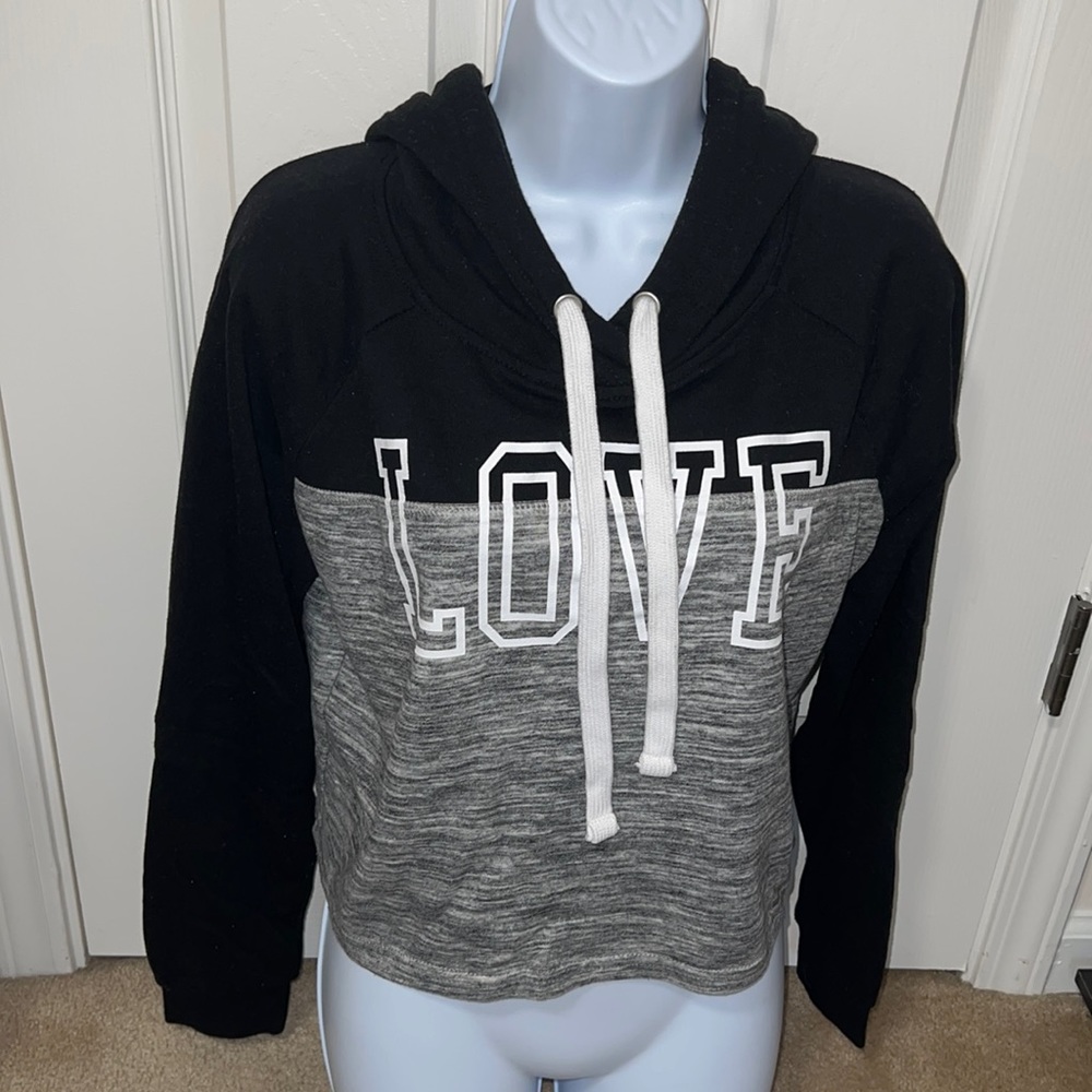 Reflex LOVE Cropped Hoodie (EUC)